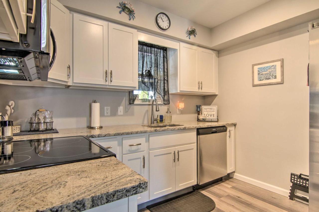 Airy Ocean City Condo On Canal Front With Deck! Dış mekan fotoğraf